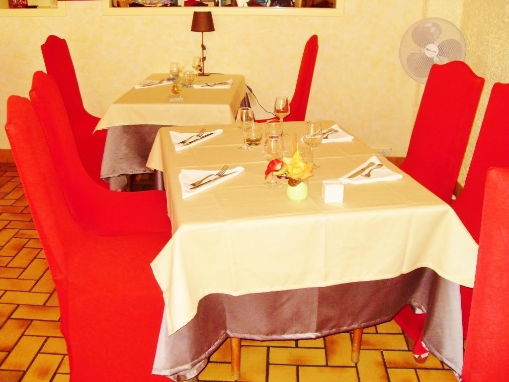 La Boule D'Or Hotell Bressuire Exteriör bild