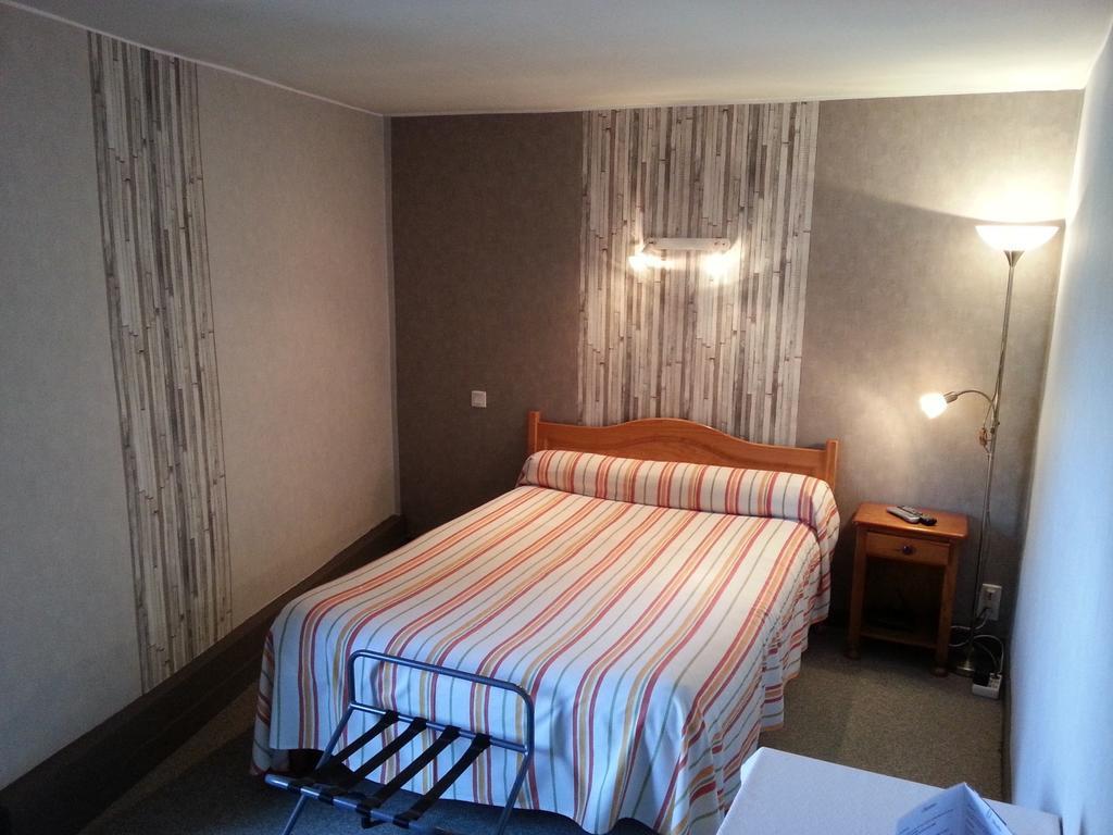La Boule D'Or Hotell Bressuire Rum bild