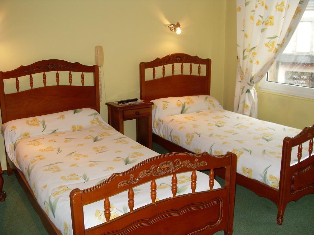 La Boule D'Or Hotell Bressuire Rum bild