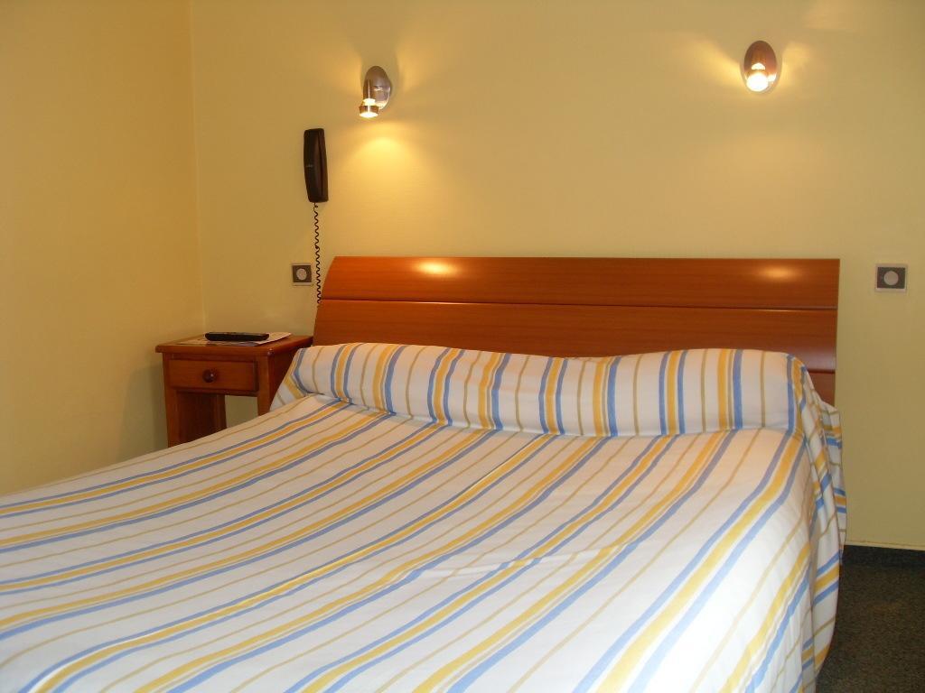 La Boule D'Or Hotell Bressuire Exteriör bild