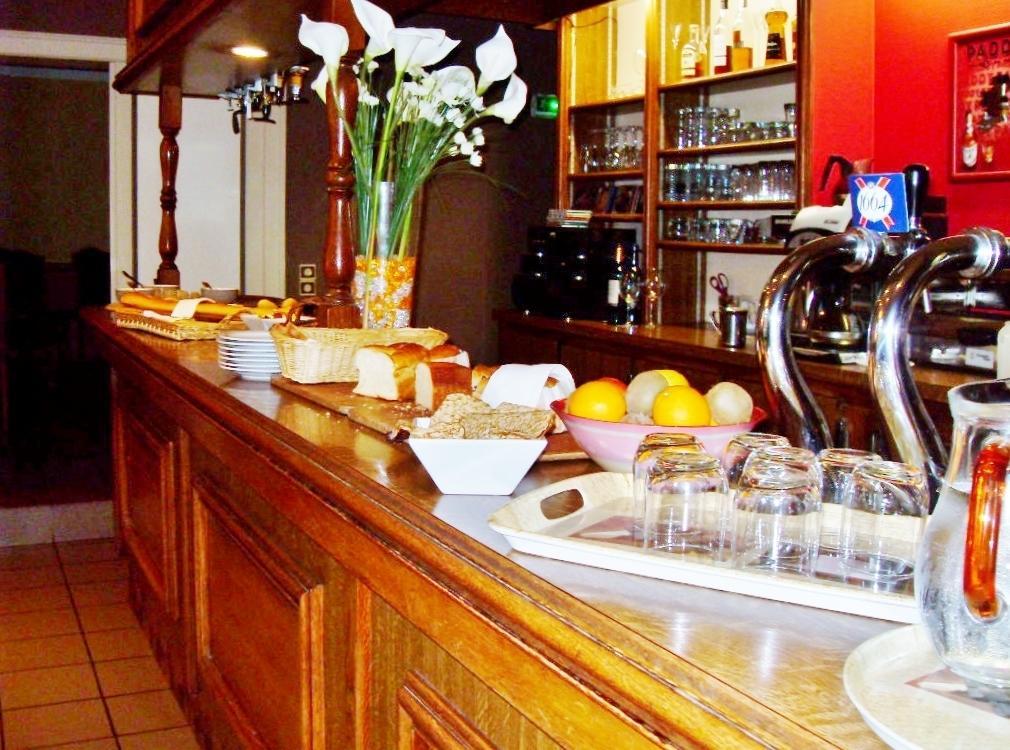 La Boule D'Or Hotell Bressuire Exteriör bild