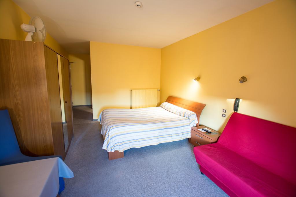 La Boule D'Or Hotell Bressuire Exteriör bild