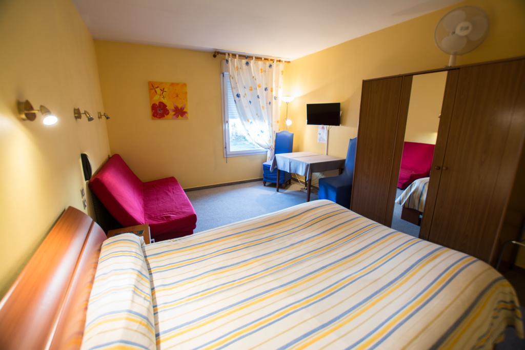 La Boule D'Or Hotell Bressuire Exteriör bild